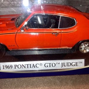 1969 Pontiac GTO Judge 1:18 Scale Diecast Replica Model by Motormax